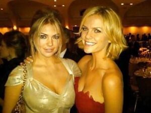 Brooklyn Decker vs. Kate Upton Boobs Battle - #20