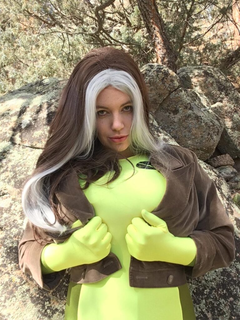 Lovely Lilith massive tits cosplay in the forest