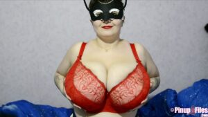 Roxanne Heavan massive tits Webcam - #6