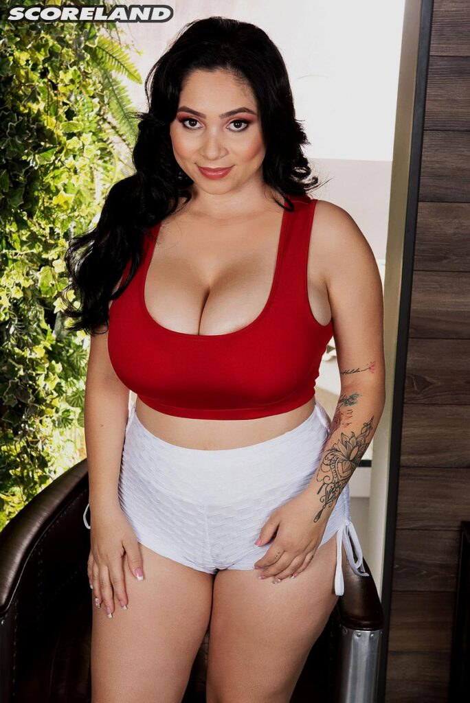 Big areolae Latina Kim Velez loves her tits