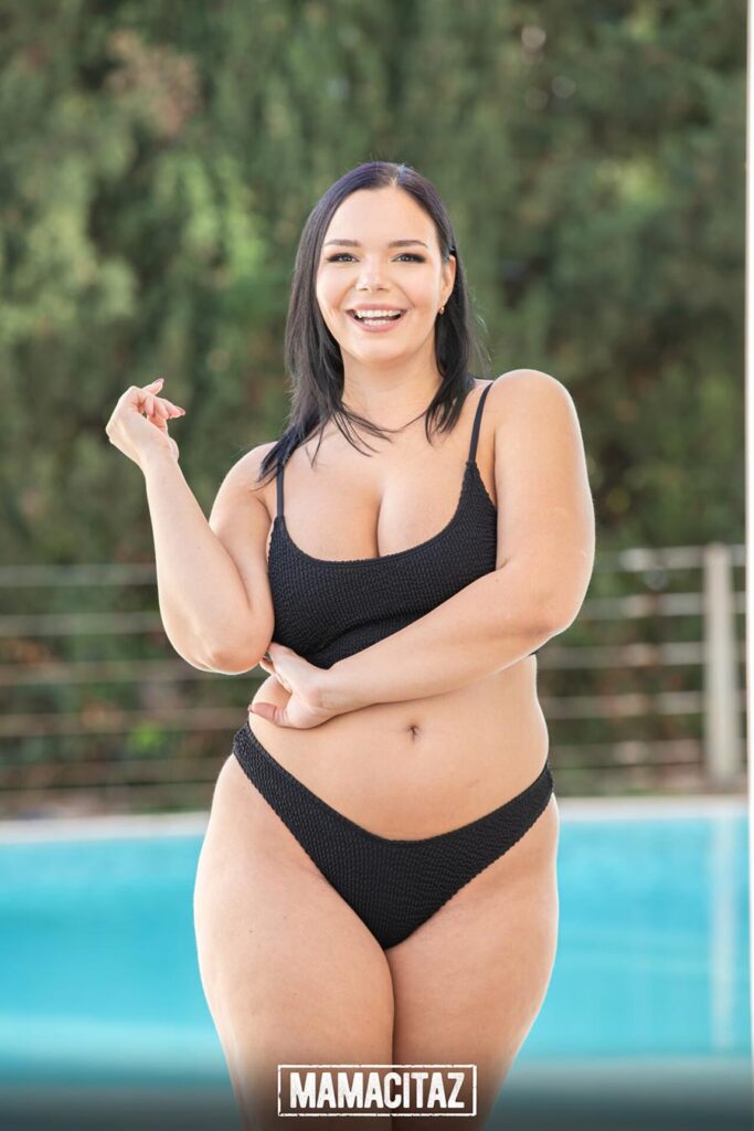 Bikini Babe Sofia Lee Cock Resuscitation