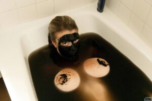 Gabbie Carter charcoal beauty mask and bath bomb - #7