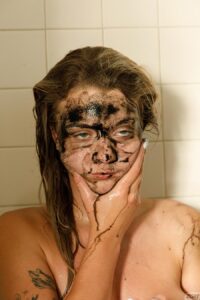 Gabbie Carter charcoal beauty mask and bath bomb - #4