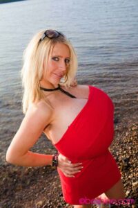 Beshine in red at the lake - #4