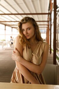 Russian babe Regan Budimir sexy on the streets - #9