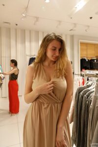 Russian babe Regan Budimir sexy on the streets - #4